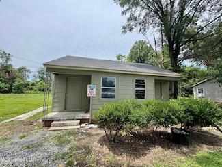 110 S Jones Ave, Cleveland, MS 38732