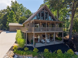 131 Briar Ct, Seneca, SC 29672
