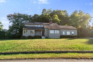 5 Fairway Dr, Acushnet, MA 02743