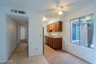 1810 E Blacklidge Dr Unit 813, Tucson, AZ 85719