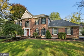 2454 Dubonnet Dr, MacUngie, PA 18062