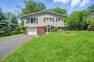 630 Bensel Dr, Landing, NJ 07850