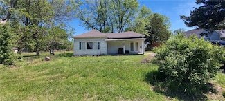 329 S Center St, Gardner, KS 66030