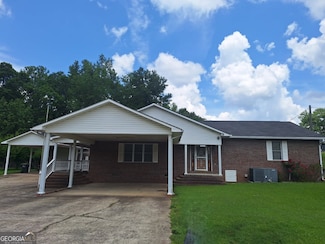 2521 28th Ave SW, Lanett, AL 36863