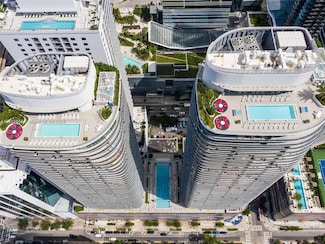 45 SW 9th St Unit PH-4703, Miami, FL 33130