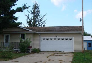512 Al Ruby Cir, Hills, IA 52235