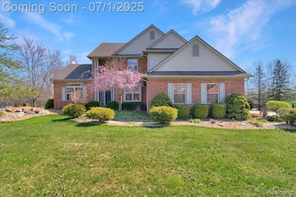 2565 River Woods Dr N, Canton, MI 48188