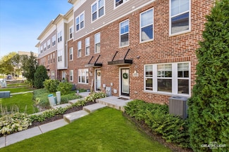 3570 Sawgrass Dr, Woodridge, IL 60517