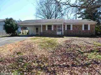 6 Lakeside Dr, Little Rock, AR 72204