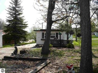 128 E Front St, Fife Lake, MI 49633
