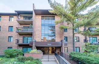 7502 Farmingdale Dr Unit 201, Darien, IL 60561