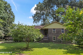 107 Cherrywood Dr, Greenville, NC 27858