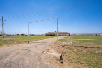 23000 Arnot Rd, Canyon, TX 79015