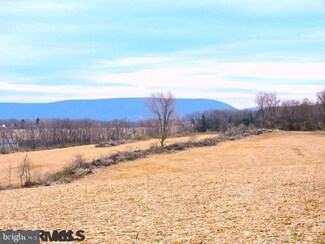 147 Kradel Ln, State College, PA 16803