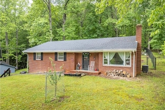 809 Hickory Ln, Marion, VA 24354