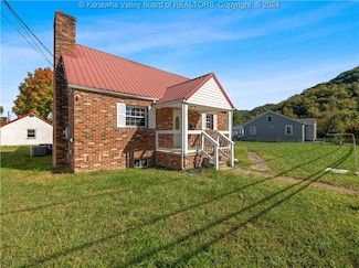 307 W 33rd St, Belle, WV 25015
