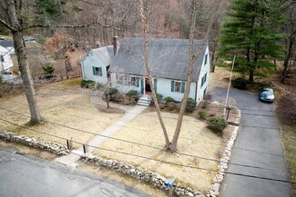 12 Oak Tree Ln, Ashland, MA 01721