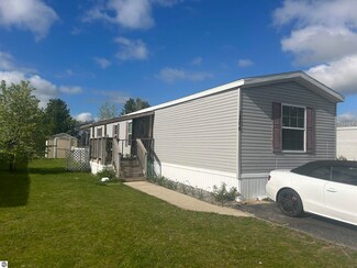 1206 Trek Trail, Traverse City, MI 49685