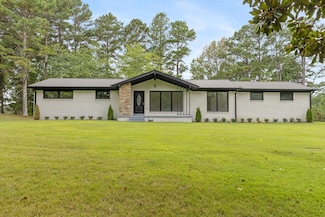 2809 Country Club Dr, Centerville, TN 37033