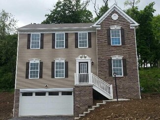 214 Foxwood Rd, Coraopolis, PA 15108