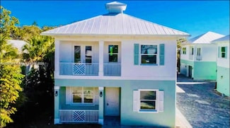 667 SW Cleveland Ave Unit 3, Stuart, FL 34994