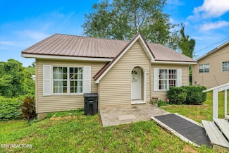 212 S Jackson St, Athens, TN 37303