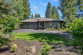 19558 Green Lakes Loop, Bend, OR 97702