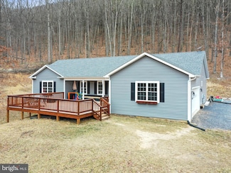 576 Blakes Valley Dr, Augusta, WV 26704