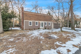 108 Oak Ln, Feeding Hills, MA 01030