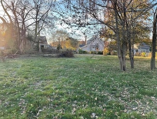 7426 Tracy Ave, Kansas City, MO 64131