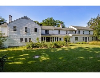 237 Main St, Falmouth, MA 02540