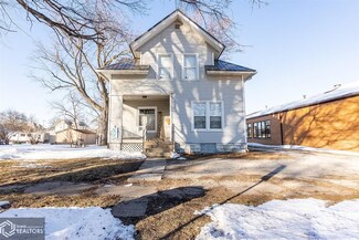 615 Washington Ave E, Albia, IA 52531