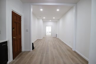 72-27 68th St, Flushing, NY 11385