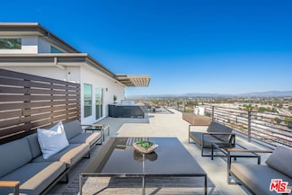 11725 Laurelwood Dr, Studio City, CA 91604