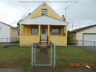 348 18th St, Dunbar, WV 25064
