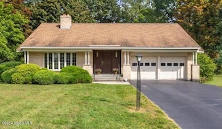14 Huckleberry Dr, Castleton On Hudson, NY 12033