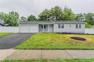 23 Waterford Dr, Wyandanch, NY 11798