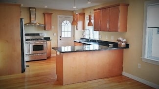 37 Bradshaw St Unit TH, Watertown, MA 02472