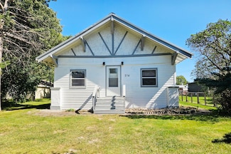216 Calumet Ave N, de Smet, SD 57231