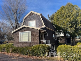 56401 Laurium St, Calumet, MI 49913