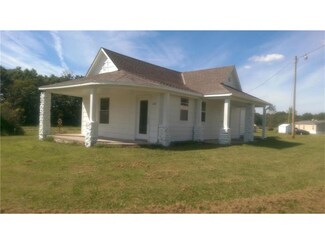 103 E St, Creighton, MO 64739