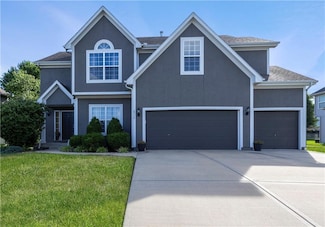2712 SW Carlton Dr, Lees Summit, MO 64082