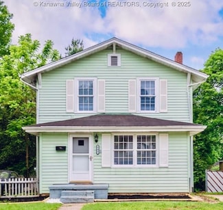 807 Red Oak St, Charleston, WV 25302