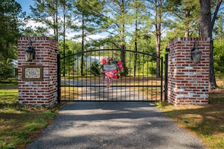 4351 Poverty Creek Rd, Crestview, FL 32539