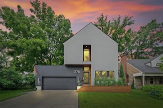 2711 W 49th St, Westwood, KS 66205