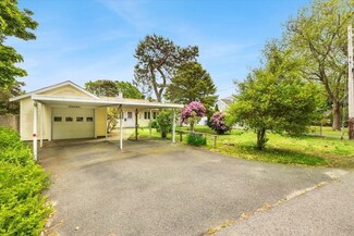 48 Canal View Rd, Buzzards Bay, MA 02532