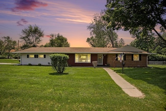 2301 Foote Manor Dr, Jackson, MI 49203