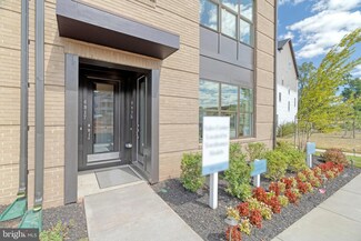4958 Longmire Way, Chantilly, VA 20151
