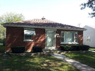 4633 Hawthorne Ave, Lyons, IL 60534