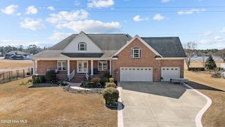 1016 Pelican Dr, New Bern, NC 28560